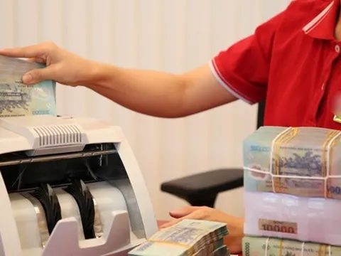 Lãi suất gửi tiết kiệm thấp, ngân hàng "quay xe" huy động vốn qua kênh trái phiếu