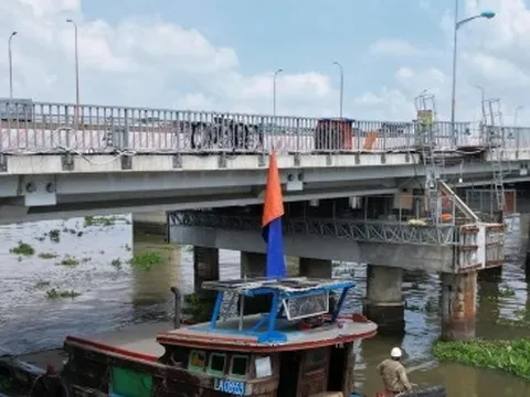 Cận cảnh cầu Bình Triệu 1 nặng 11.000 tấn sau khi được nâng thêm 1,08 m