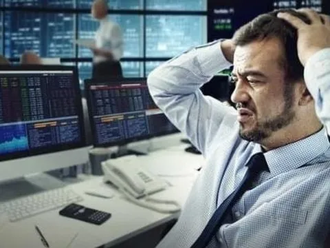 Phiên 2/10: Khối ngoại thẳng tay bán tiếp 2.400 tỷ đồng, cổ phiếu nào bị "xả" mạnh nhất?