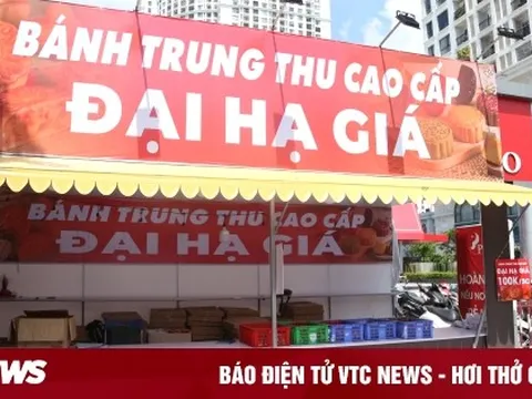 Sát Tết Trung Thu, quầy bánh treo biển đại hạ giá 100.000 đồng/3 chiếc