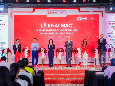 Khai mạc Giải Marathon Quốc tế Hà Nội Techcombank mùa thứ 4: Hơn 13.000 vận động viên, lần đầu tiên ứng dụng công nghệ AI trên đường chạy để tạo video cá nhân miễn phí cho tất cả VĐV