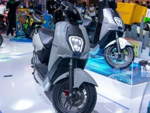 Honda Vision đã được lòng người Việt, nay càng khó chối từ: Nhiều lựa chọn ưu đãi nhất, có cả đồng hồ xịn
