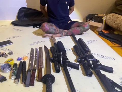 Bắt nhân viên tiệm massage Nguyễn Hồng Lộc