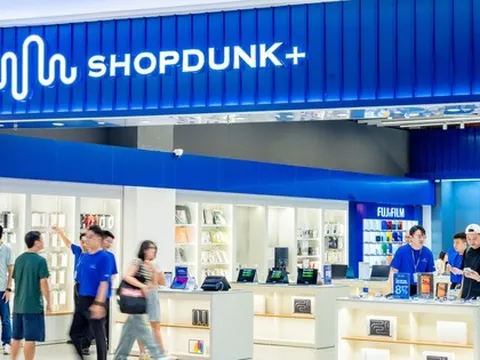 ShopDunk lần đầu mở không gian trải nghiệm bên trong TTTM