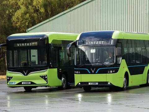 VinFast ra mắt xe dài 12 mét, nặng hơn 9 tấn, chở được 90 người