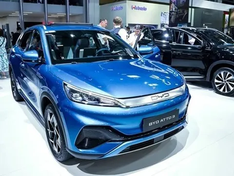 Xe điện ở nước láng giềng Việt Nam phát triển hùng mạnh số 1 thế giới: Đây là 'mớ bòng bong' phía sau!