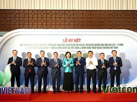 Vietcombank cấp khoản tín dụng lớn nhất lịch sử ngành năng lượng Việt Nam cho Petrovietnam