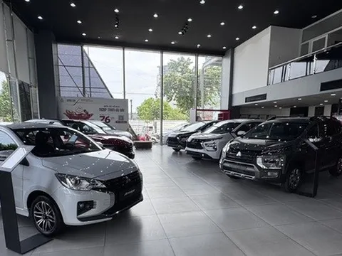 Nhiều mẫu xe 7 chỗ có giá ngang xe 4 chỗ