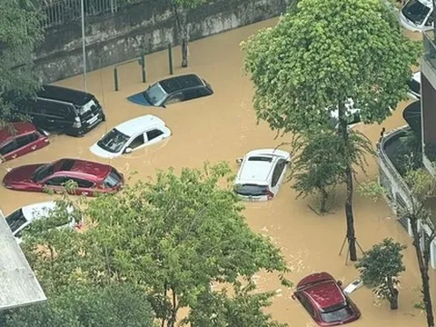 Hình ảnh trung tâm tỉnh Thái Nguyên chìm trong biển nước, khu dân cư bị cô lập