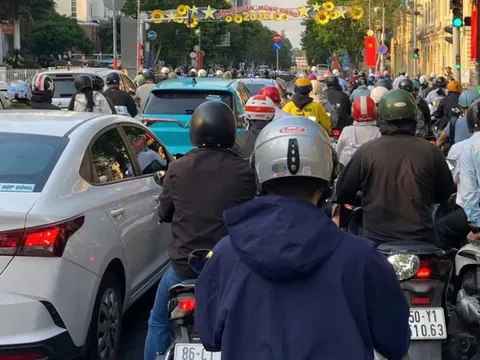 Đề xuất cấm đăng ký mới xe máy xăng: TP.HCM có phương án khác