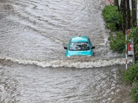 Hà Nội chấn chỉnh loạt nhà thầu chậm ứng phó bão số 11 Matmo