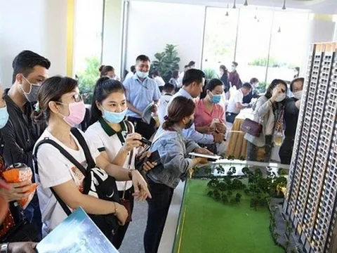 Nên đánh thuế để giảm đầu cơ thay vì bắt buộc giao dịch qua sàn bất động sản Nhà nước