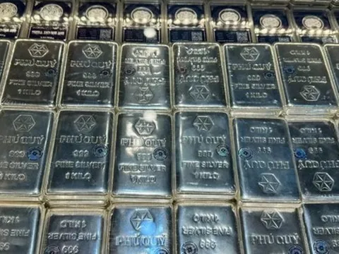Giá bạc giữ mức trên 51 triệu đồng/kg