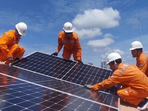 Đề xuất hỗ trợ tới 3 triệu đồng, vay ưu đãi 8,4%/năm cho hộ dân lắp điện mặt trời mái nhà