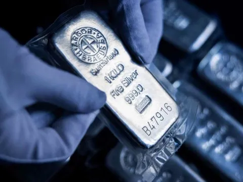 Bạc lập đỉnh – vượt 50 USD/ounce