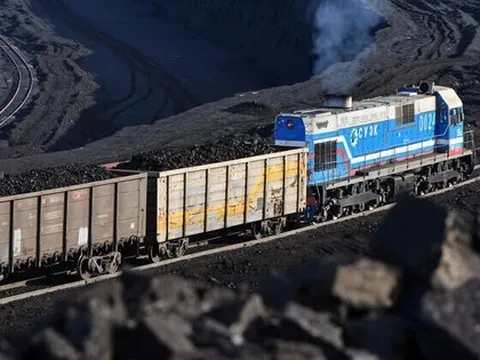 Nga đưa sang Việt Nam hàng triệu tấn hàng giá siêu rẻ: thuế nhập khẩu 5%, Moscow nắm trữ lượng đủ dùng trong 500 năm