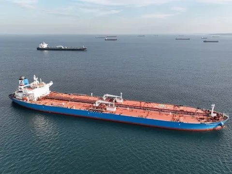 Nâng lên đặt xuống, một quốc gia châu Âu chốt cứng: Dầu Nga là chân ái