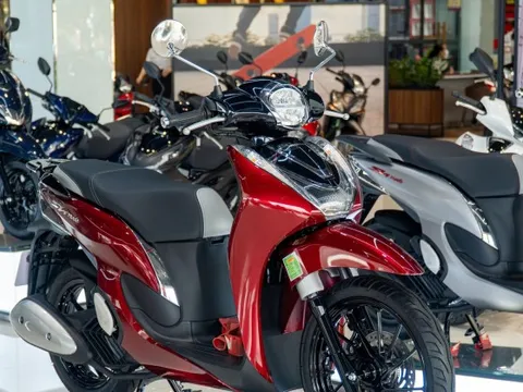 Giá xe Honda SH Mode tháng 10/2025: Đại lý "hét" giá chênh gần 9 triệu đồng