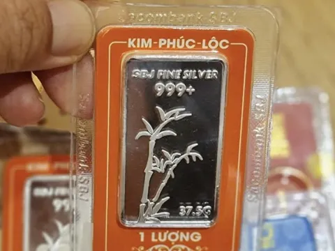 Giá bạc hôm nay 11-10: Lập kỷ lục mới, người mua bạc lãi gần 80% từ đầu năm