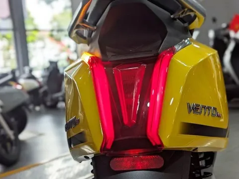 Honda Vision từng đội giá vì quá hot, nay gặp đối thủ 'cứng': Cốp rộng hơn hẳn, giá rẻ hơn vài triệu