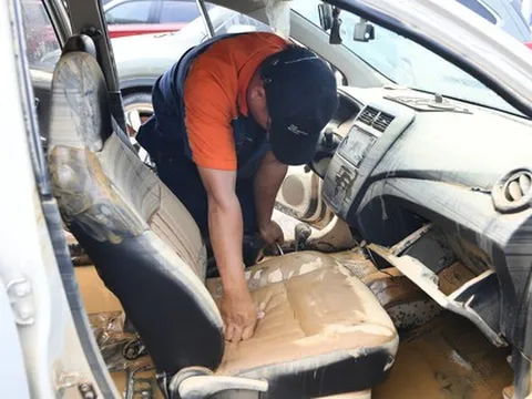 Xe ngâm lũ 3 ngày đặc kín bùn đất, nằm la liệt ở Thái Nguyên: Cứu hộ căng mình giải cứu