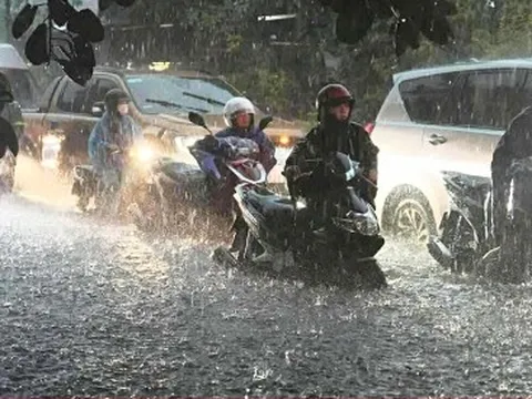 Dự báo thời tiết 15/10: Miền Bắc tiếp tục mưa lớn, nguy cơ tái diễn ngập úng