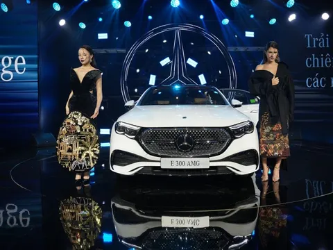 Mercedes-Benz E-Class 2025 chính thức ra mắt tại Việt Nam: Lột xác từ trong ra ngoài, giá 2,45- 3,2 tỷ đồng
