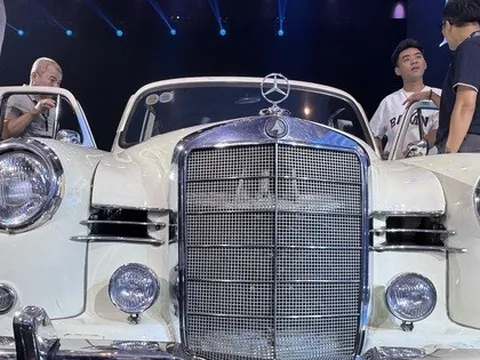 Dàn xe cổ hội tụ, nhiều người mê đắm