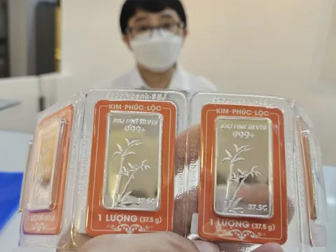 Giá bạc hôm nay 15-10: Bất ngờ giảm mạnh