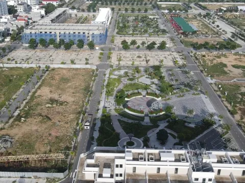 Giá vàng vượt 160 triệu/lượng: Nhà đầu tư chốt lời, săn đất ven biển đón sóng mới