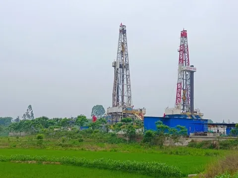 Khoan thủng 2.000 m đất đá, quốc gia BRICS bất ngờ mở khóa “mỏ vàng đen” với trữ lượng hơn 100 triệu tấn, củng cố vị thế an ninh năng lượng