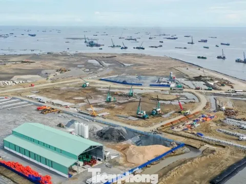 Khu đô thị lấn biển lớn nhất TPHCM đang được thi công thế nào?