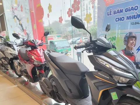 Thị trường xe máy xăng chững lại, xe máy điện tăng tốc