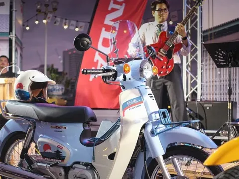 Cận cảnh Honda Super Cub phiên bản giới hạn 500 chiếc vừa trình làng