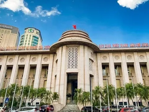Ngân hàng Nhà nước bơm mới cho thị trường 119.000 tỷ đồng trong tuần qua, tiếp tục bán ngoại tệ can thiệp