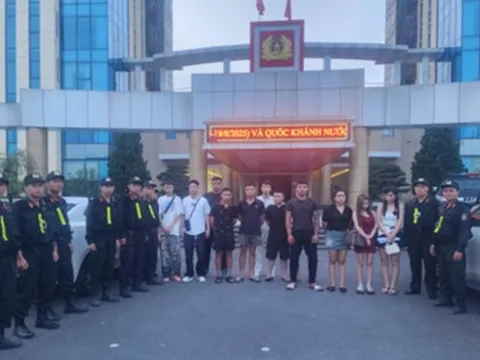 Bắt Vũ Anh Tuấn sinh năm 1995 và vợ