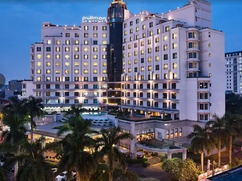 Trước phiên xử vụ đánh bạc tại khách sạn Pullman: Hai bị cáo bỏ trốn ra đầu thú