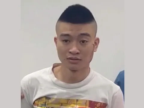 Bắt Nguyễn Đình Quang sinh năm 2004