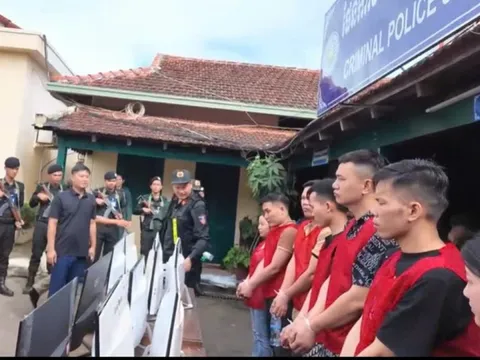 Bắt 'bà trùm' tên Vi sinh năm 1999, cầm đầu đường dây lừa đảo 8.000 người Việt Nam