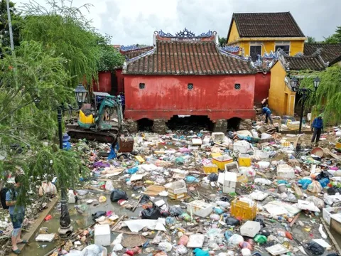 Không nhận ra Hội An sau trận lũ lịch sử