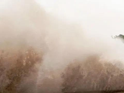 Biển Đông sắp đón cơn bão số 13 cường độ mạnh, khả năng đổ bộ đất liền nước ta