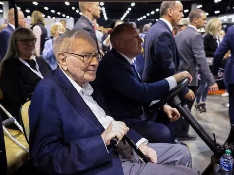 Warren Buffett bán ròng cổ phiếu liên tục 12 quý, âm thầm tiếp tục 'xả hàng' Apple