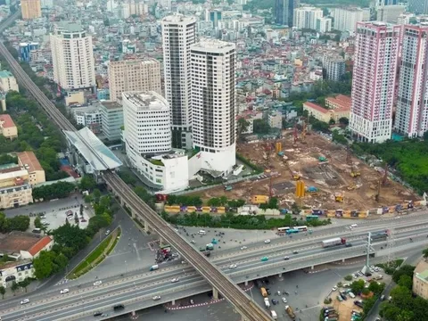 Doanh thu quý 3/2025 của một công ty tăng 155 lần nhờ chuyển nhượng dự án tại khu đất vàng 3 mặt tiền ở Hà Nội cho Sun Group, thu về 5.800 tỷ đồng