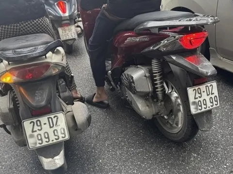 Thông tin bất ngờ vụ biển số xe "song sinh" 4 số 9 lưu thông trên phố Hà Nội