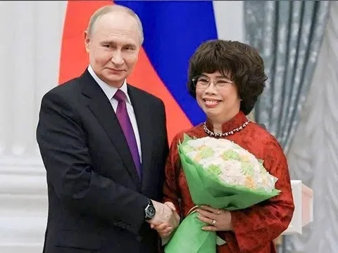Tổng thống Putin trao Huân chương cho nữ doanh nhân Thái Hương tại Điện Kremlin