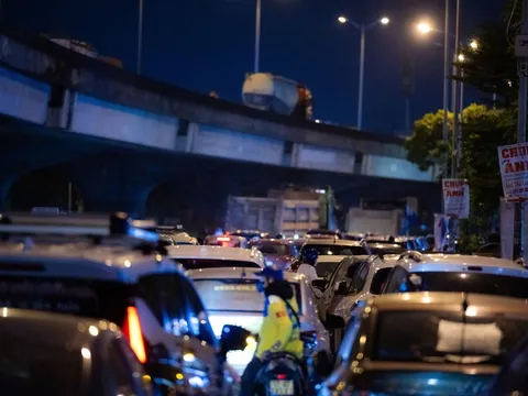 Đây là cảnh tượng tại tuyến đường qua khu chung cư Kim Văn - Kim Lũ (Hà Nội), 2 ngày sau thông tin lắp camera phạt nguội