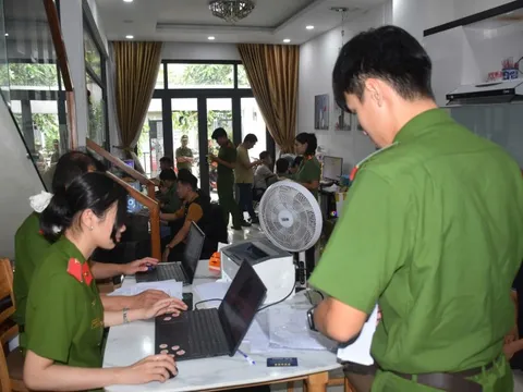 Khám xét 2 căn nhà, bắt Đào Xuân Hoàng và 25 đối tượng