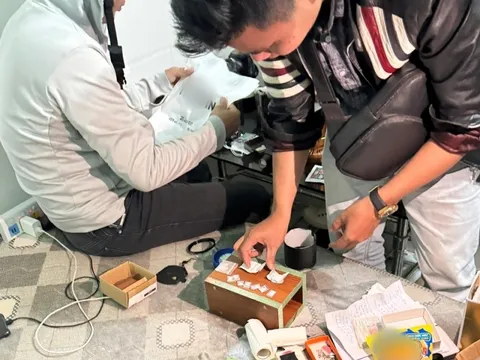 Khám xét khẩn cấp nơi ở đối tượng “cộm cán”  Lê Tấn Thành