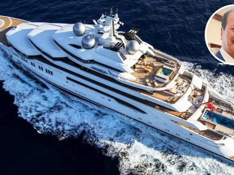 Trong phiên đấu giá mà người tham gia cần có tài sản ít nhất 500 triệu USD, một siêu du thuyền bị tịch thu của Nga trị giá không dưới 300 triệu USD vừa được bán với giá cực ‘rẻ’