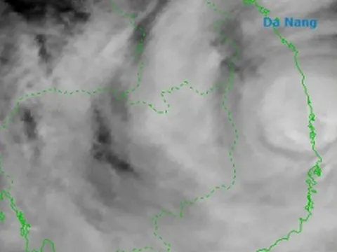 Bão số 13 Kalmaegi quần thảo, hé lộ thời điểm nguy hiểm nhất